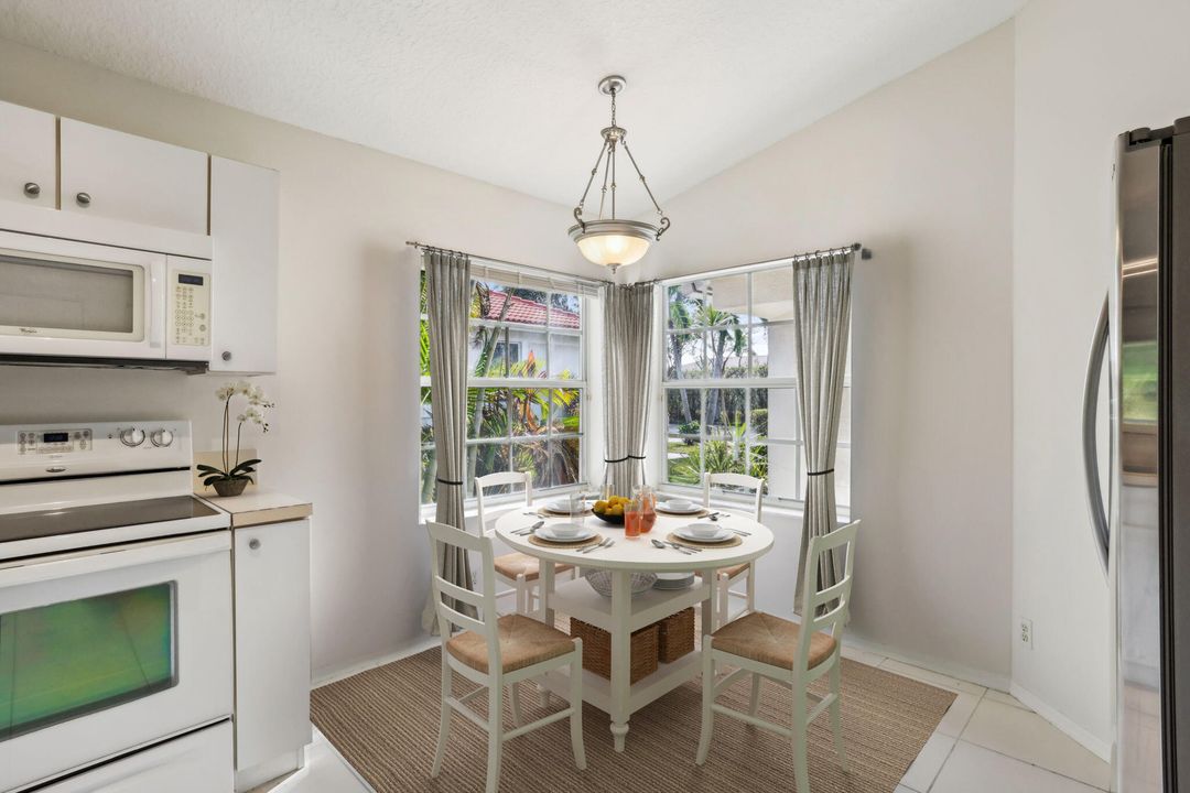 For Sale: $449,000 (3 beds, 2 baths, 1594 Square Feet)