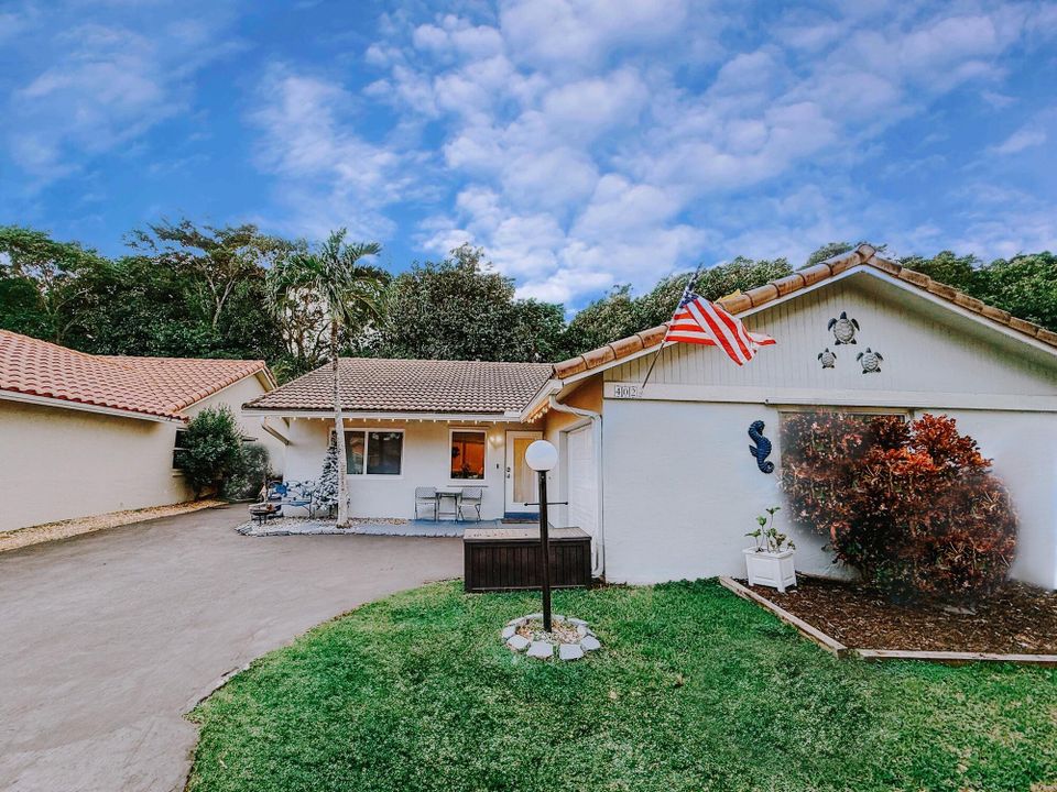 For Sale: $515,000 (3 beds, 2 baths, 1365 Square Feet)