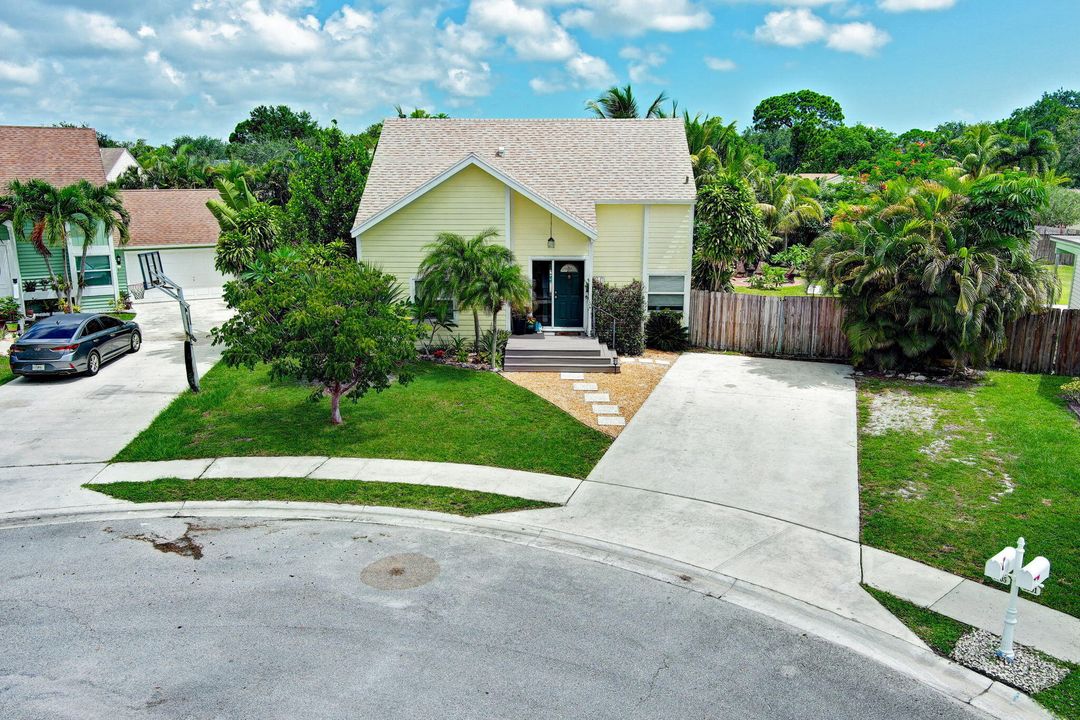 For Sale: $639,900 (3 beds, 2 baths, 1497 Square Feet)