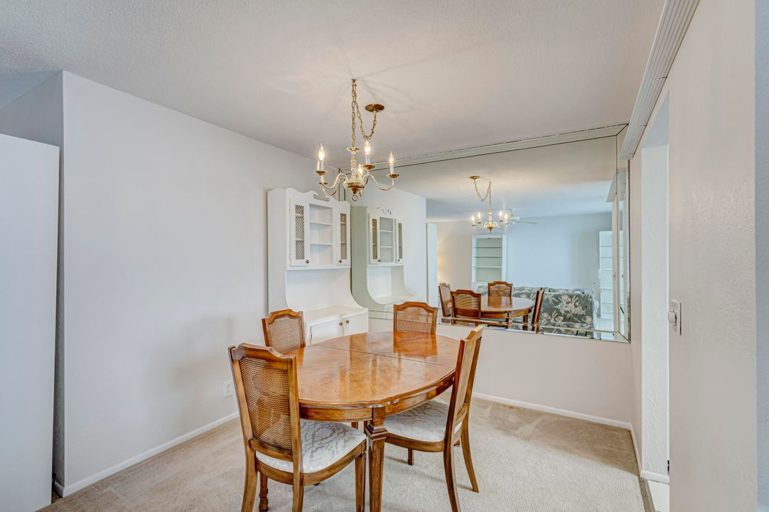 For Sale: $310,000 (2 beds, 2 baths, 966 Square Feet)