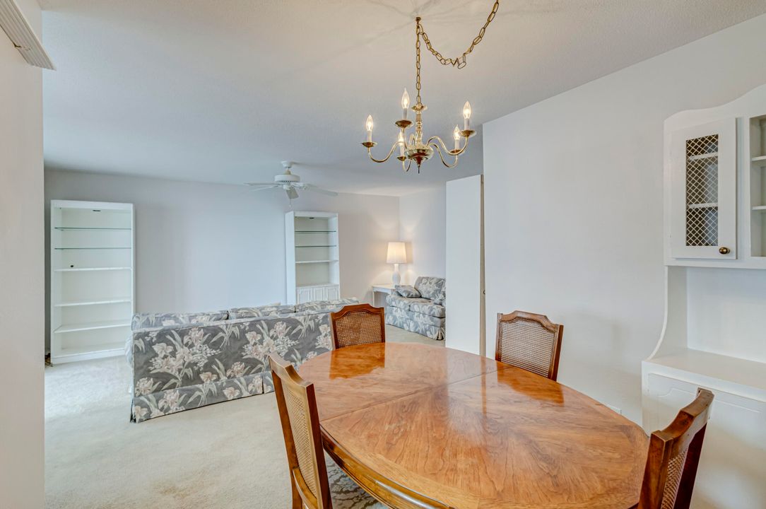 For Sale: $310,000 (2 beds, 2 baths, 966 Square Feet)