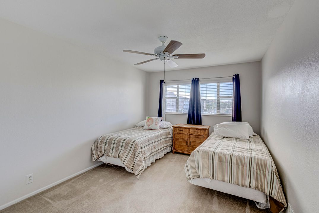 For Sale: $310,000 (2 beds, 2 baths, 966 Square Feet)