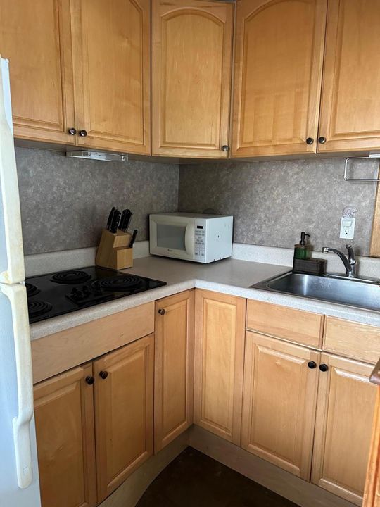 For Rent: $2,600 (1 beds, 1 baths, 489 Square Feet)