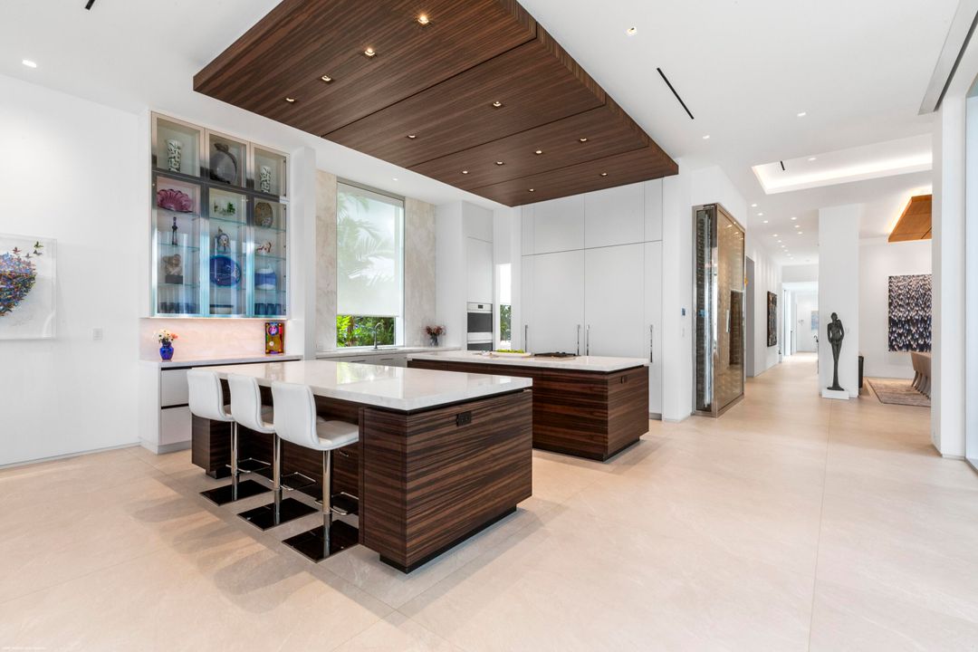 For Sale: $21,728,000 (5 beds, 6 baths, 7331 Square Feet)