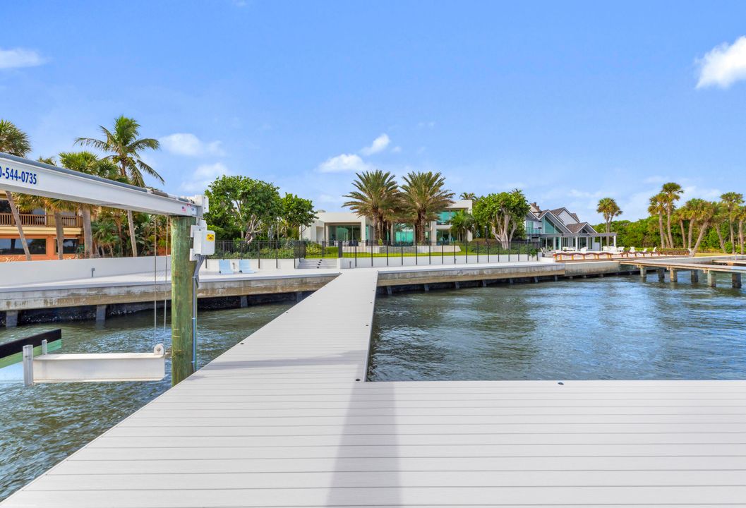 For Sale: $21,728,000 (5 beds, 6 baths, 7331 Square Feet)