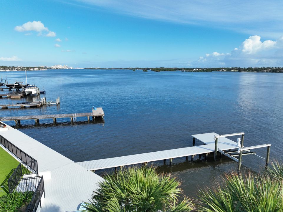 For Sale: $21,728,000 (5 beds, 6 baths, 7331 Square Feet)