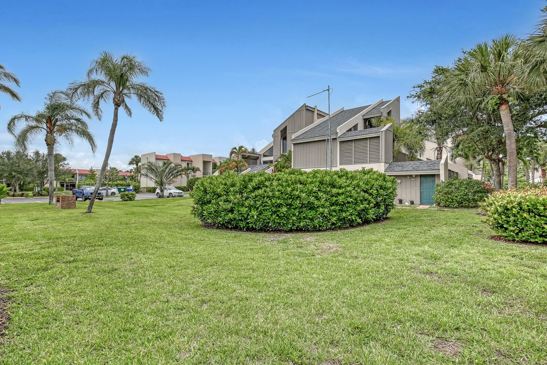 For Sale: $599,000 (2 beds, 2 baths, 1160 Square Feet)