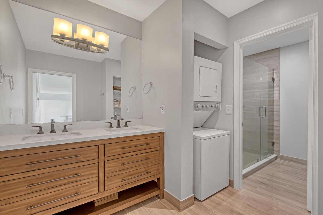 For Sale: $599,000 (2 beds, 2 baths, 1160 Square Feet)