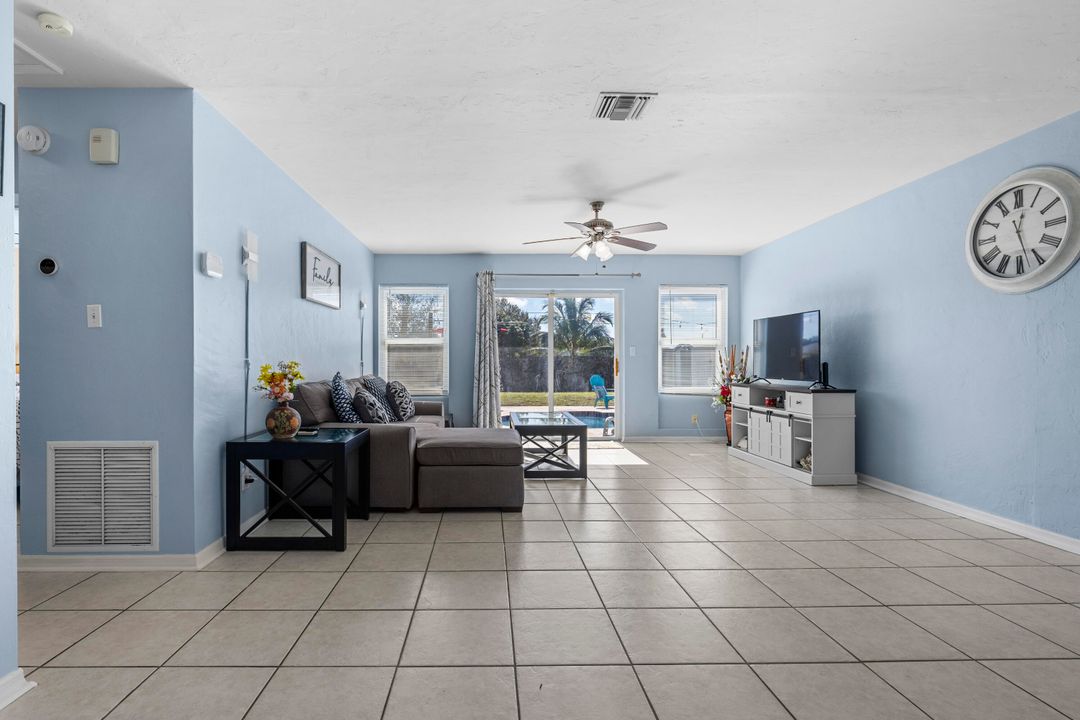 For Sale: $365,700 (3 beds, 1 baths, 1175 Square Feet)