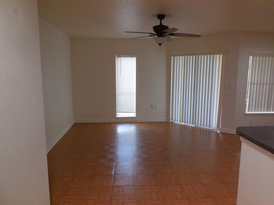 For Rent: $1,700 (1 beds, 1 baths, 745 Square Feet)