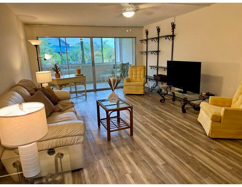 For Rent: $1,575 (2 beds, 2 baths, 1272 Square Feet)