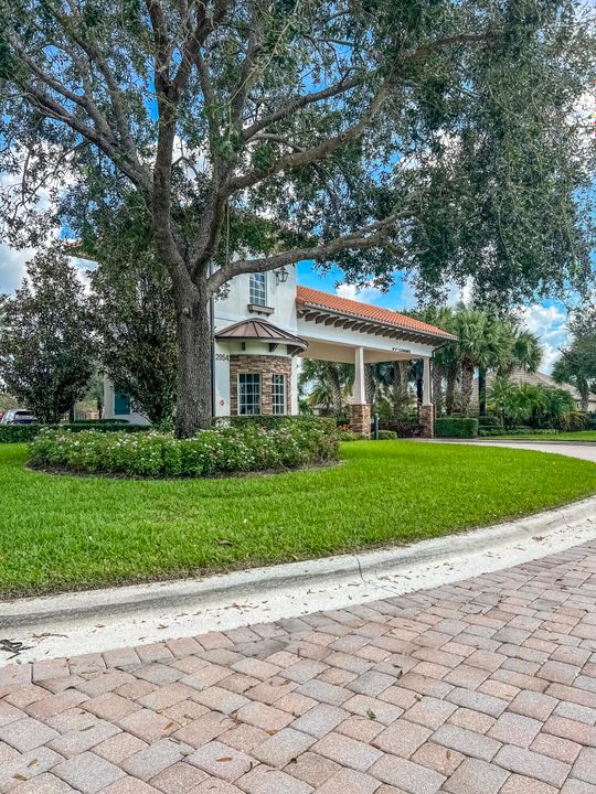 For Sale: $1,490,000 (3 beds, 3 baths, 3140 Square Feet)