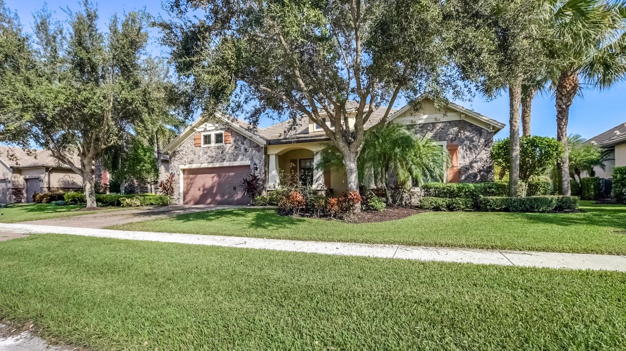 For Sale: $1,490,000 (3 beds, 3 baths, 3140 Square Feet)