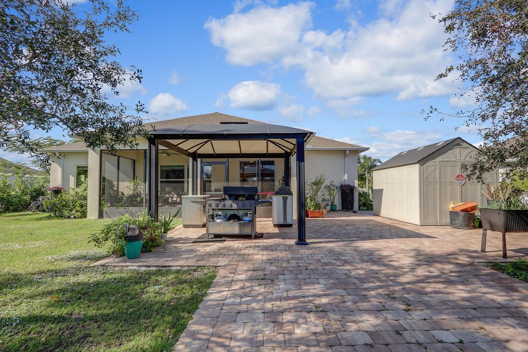 For Sale: $512,000 (3 beds, 2 baths, 2121 Square Feet)