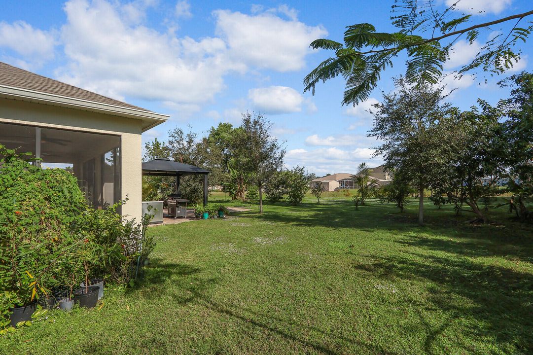 For Sale: $512,000 (3 beds, 2 baths, 2121 Square Feet)