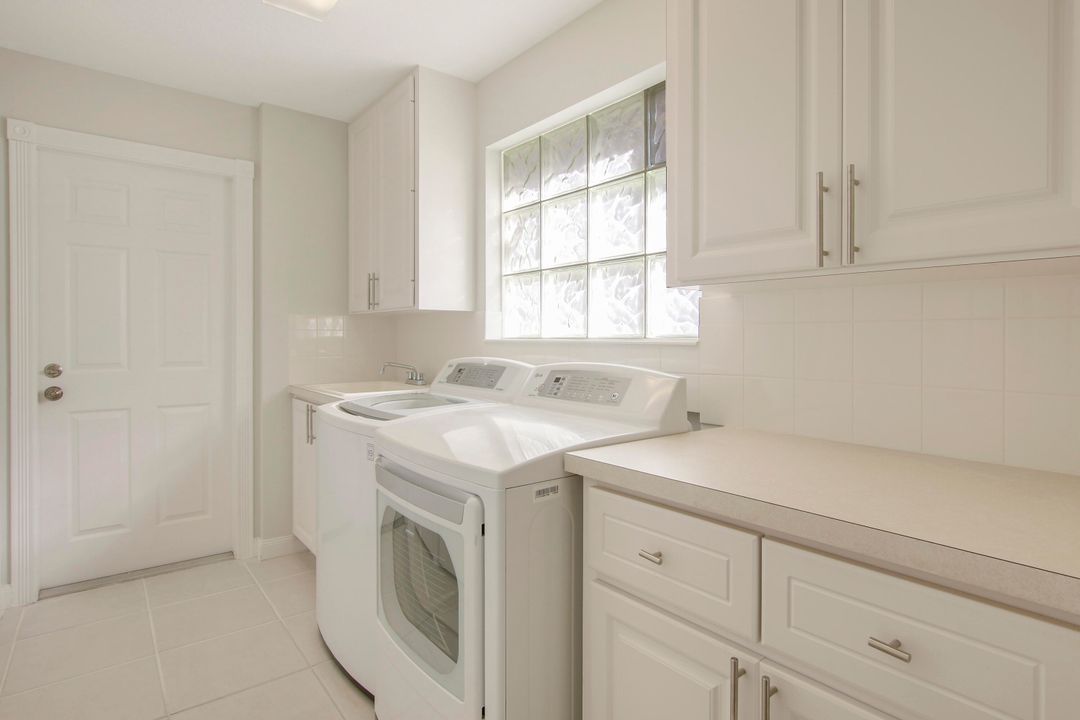 For Sale: $355,000 (2 beds, 2 baths, 1526 Square Feet)