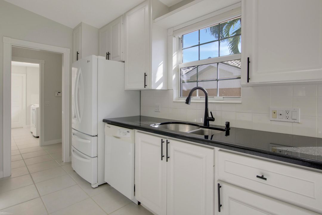 For Sale: $355,000 (2 beds, 2 baths, 1526 Square Feet)