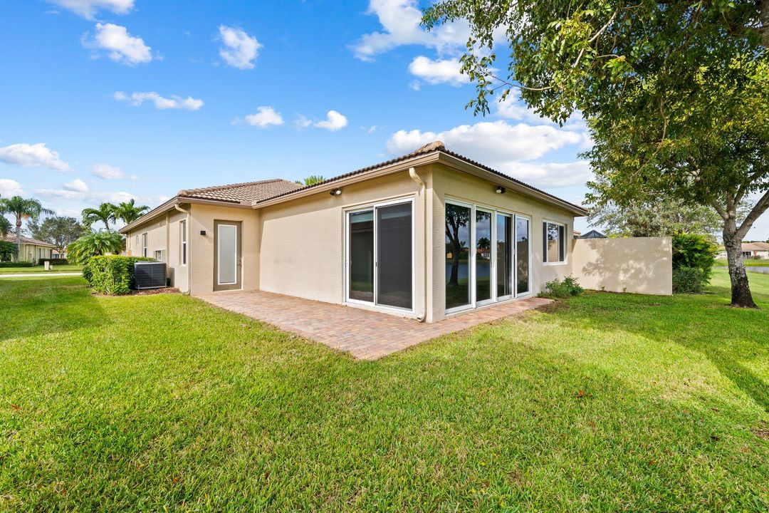 For Sale: $849,000 (3 beds, 2 baths, 2470 Square Feet)