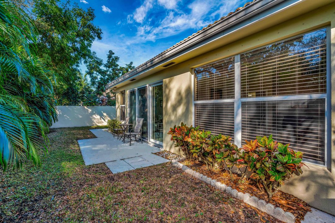 For Sale: $799,900 (3 beds, 2 baths, 1975 Square Feet)