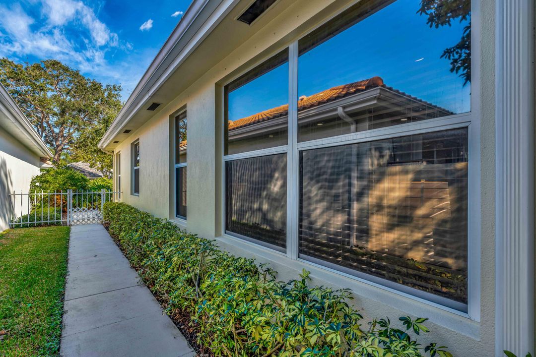 For Sale: $799,900 (3 beds, 2 baths, 1975 Square Feet)