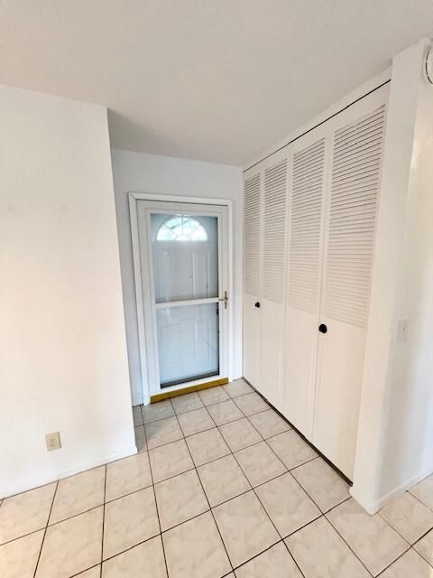 For Sale: $119,000 (1 beds, 1 baths, 662 Square Feet)