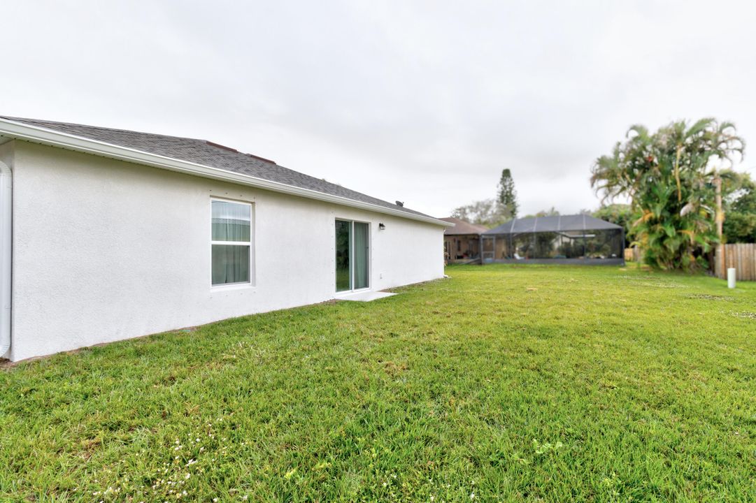 For Sale: $379,900 (4 beds, 2 baths, 1806 Square Feet)