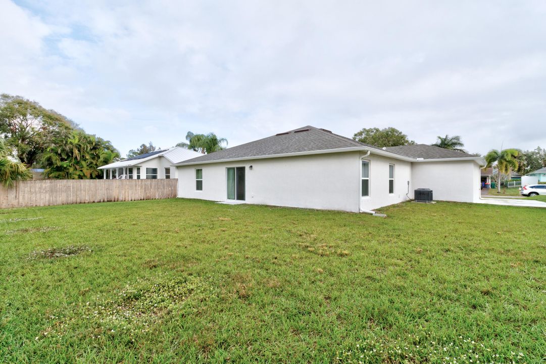 For Sale: $379,900 (4 beds, 2 baths, 1806 Square Feet)