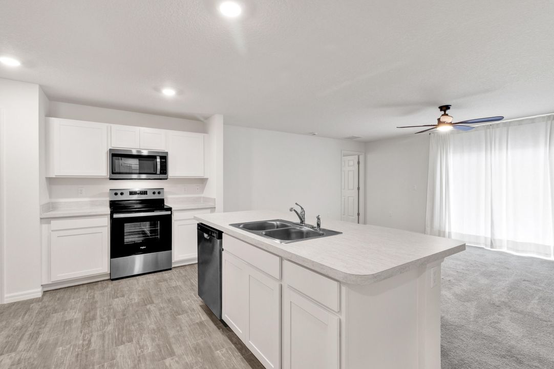 For Sale: $379,900 (4 beds, 2 baths, 1806 Square Feet)