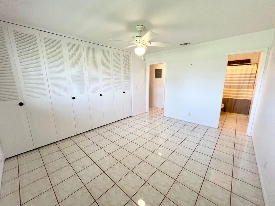 For Sale: $119,000 (1 beds, 1 baths, 662 Square Feet)