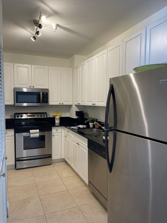 For Rent: $4,500 (2 beds, 2 baths, 1156 Square Feet)