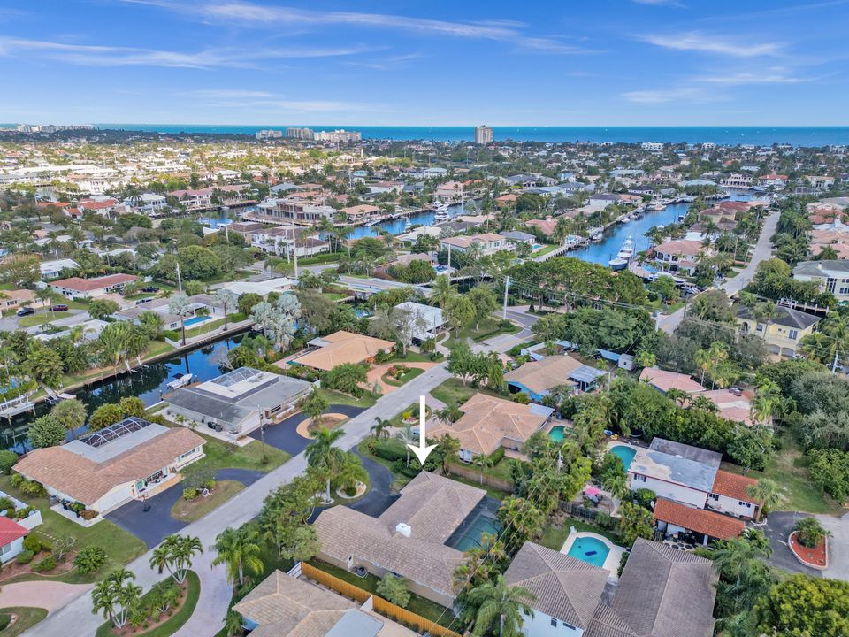 For Sale: $925,000 (3 beds, 2 baths, 1701 Square Feet)