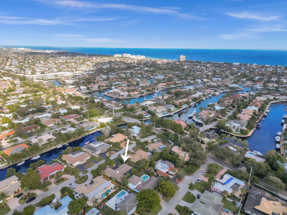 For Sale: $925,000 (3 beds, 2 baths, 1701 Square Feet)