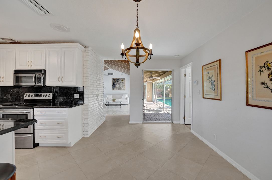 For Sale: $925,000 (3 beds, 2 baths, 1701 Square Feet)