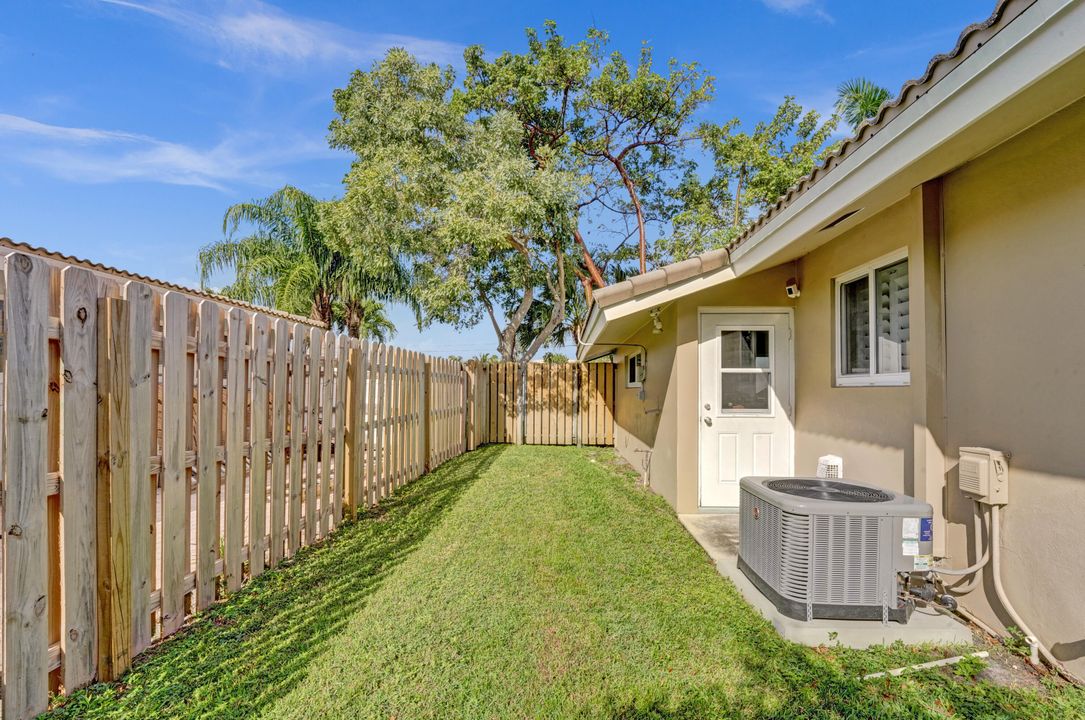 For Sale: $925,000 (3 beds, 2 baths, 1701 Square Feet)