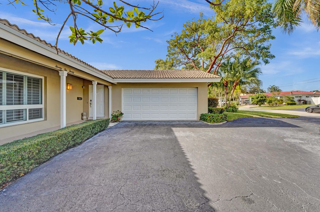 For Sale: $925,000 (3 beds, 2 baths, 1701 Square Feet)