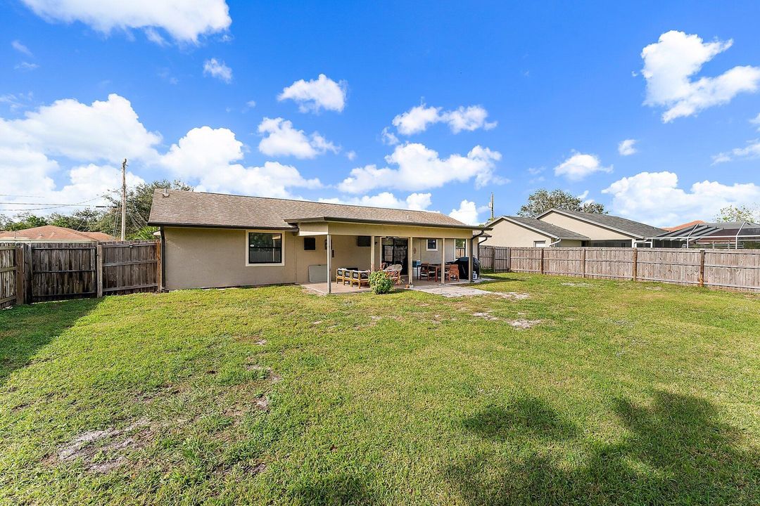 For Sale: $370,000 (3 beds, 2 baths, 1246 Square Feet)