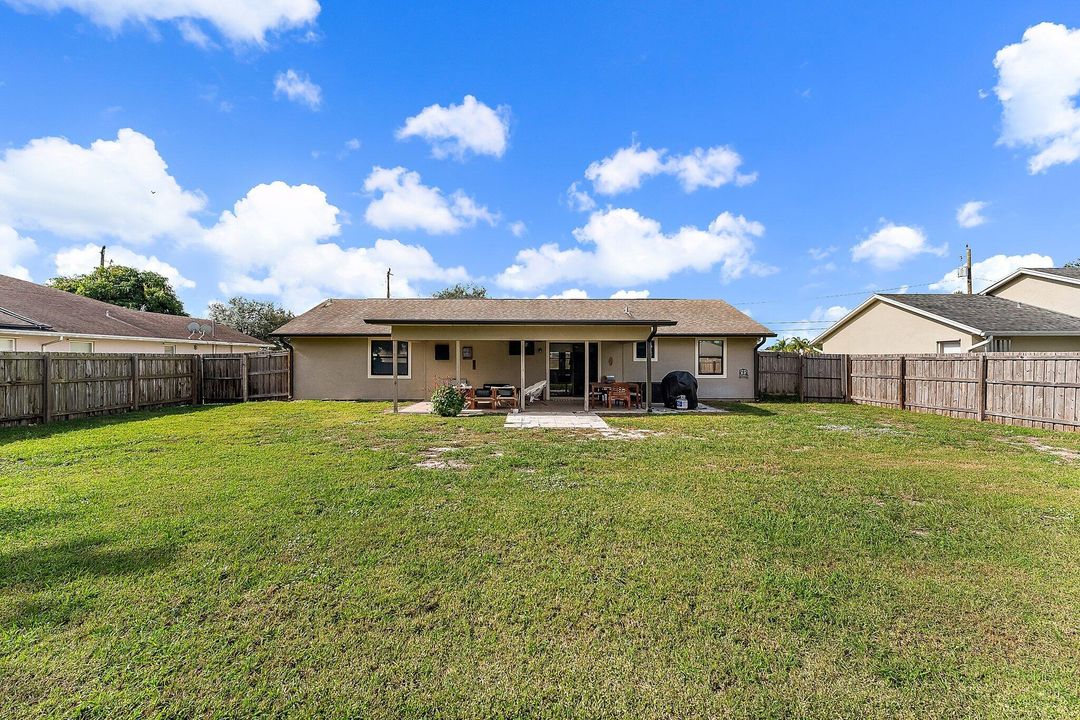 For Sale: $370,000 (3 beds, 2 baths, 1246 Square Feet)