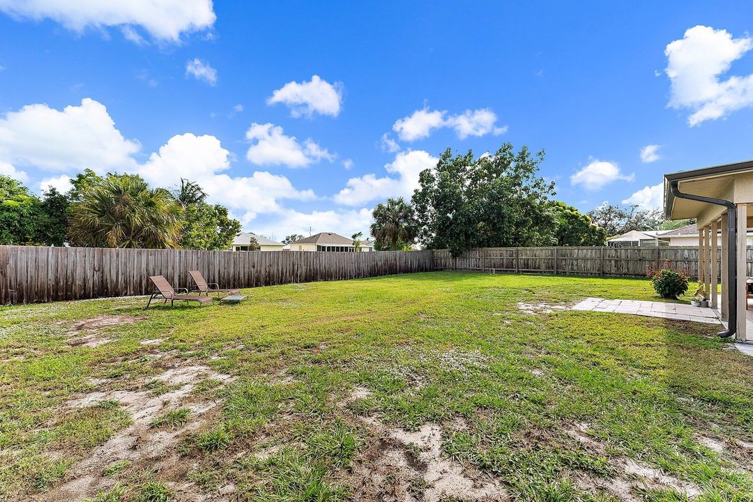 For Sale: $370,000 (3 beds, 2 baths, 1246 Square Feet)