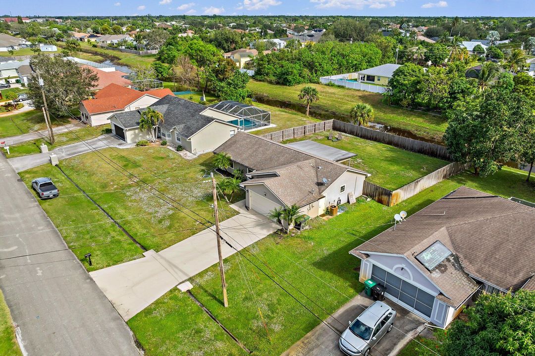 For Sale: $370,000 (3 beds, 2 baths, 1246 Square Feet)