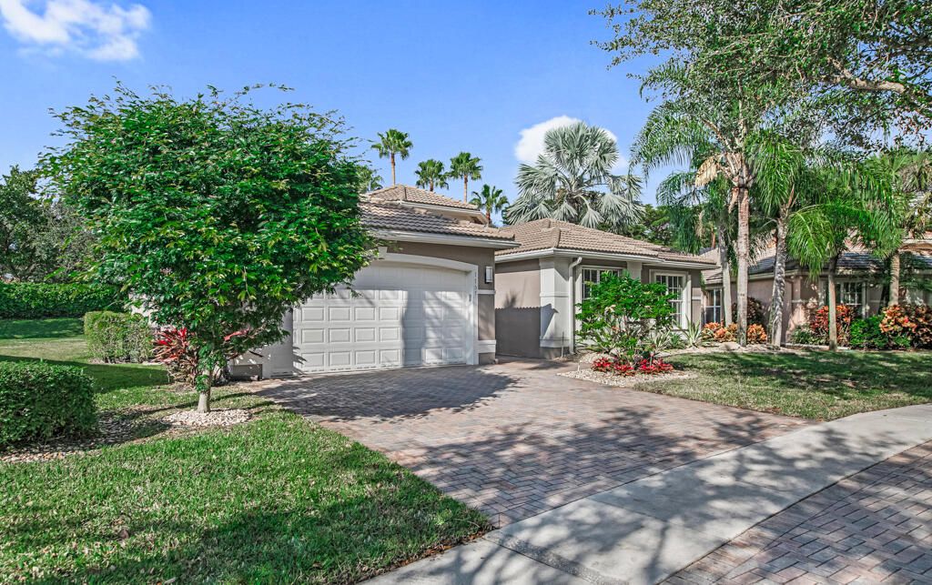 For Sale: $669,000 (4 beds, 2 baths, 2668 Square Feet)