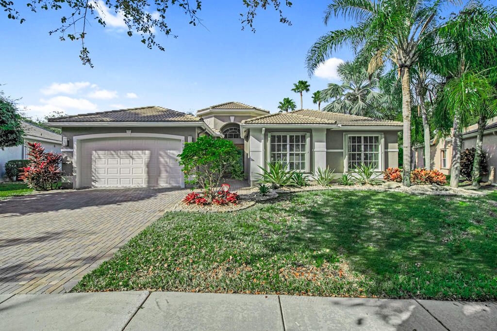 For Sale: $669,000 (4 beds, 2 baths, 2668 Square Feet)