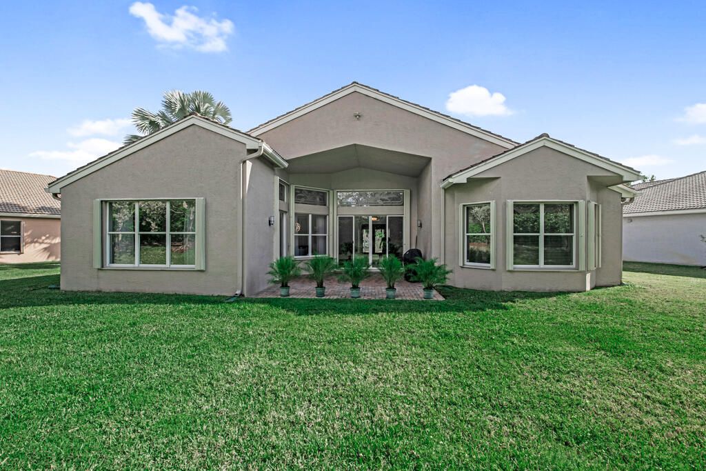 For Sale: $669,000 (4 beds, 2 baths, 2668 Square Feet)