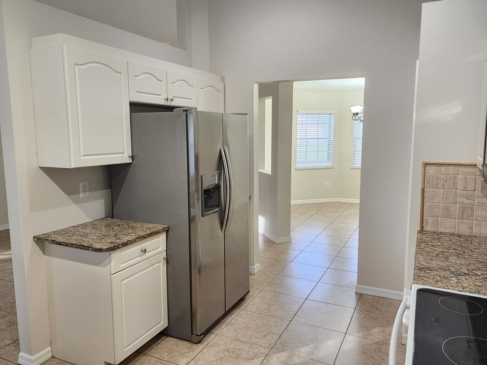 For Rent: $2,475 (3 beds, 2 baths, 1610 Square Feet)