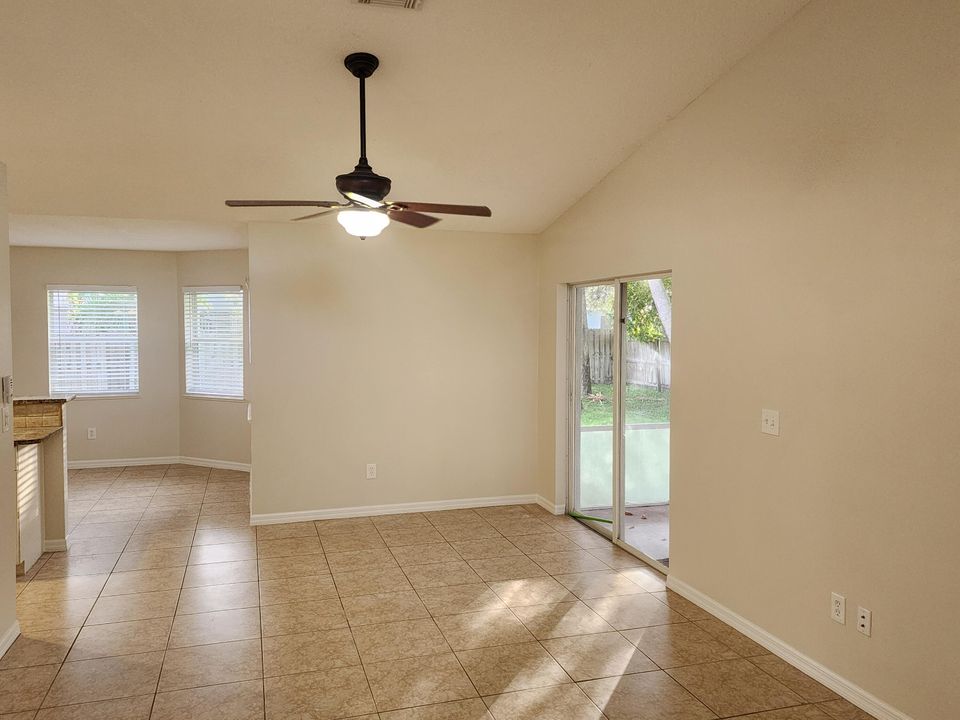 For Rent: $2,475 (3 beds, 2 baths, 1610 Square Feet)