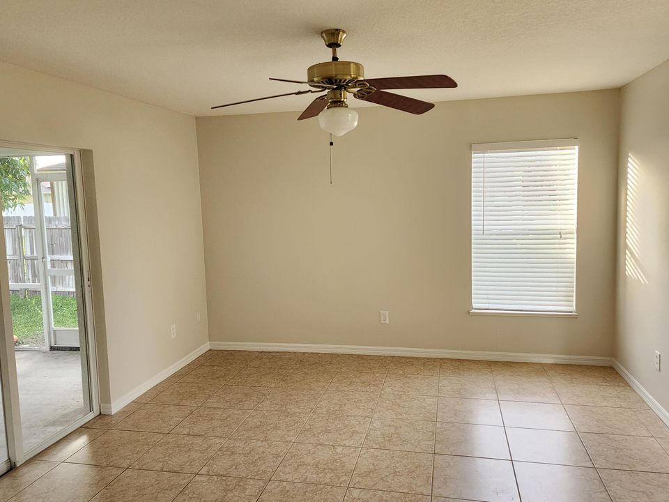 For Rent: $2,475 (3 beds, 2 baths, 1610 Square Feet)