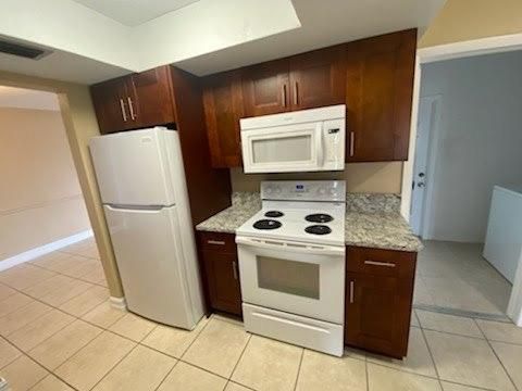 For Rent: $2,400 (2 beds, 2 baths, 1265 Square Feet)