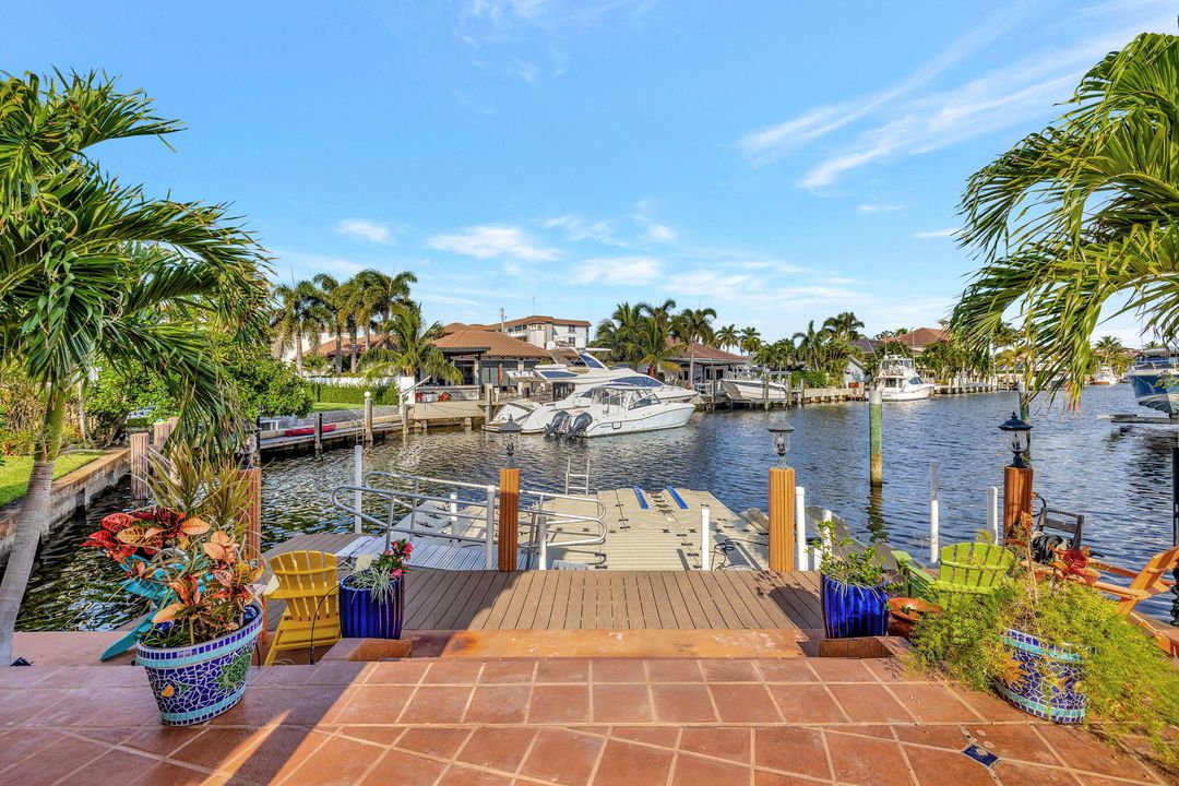 For Sale: $3,995,000 (4 beds, 3 baths, 3800 Square Feet)