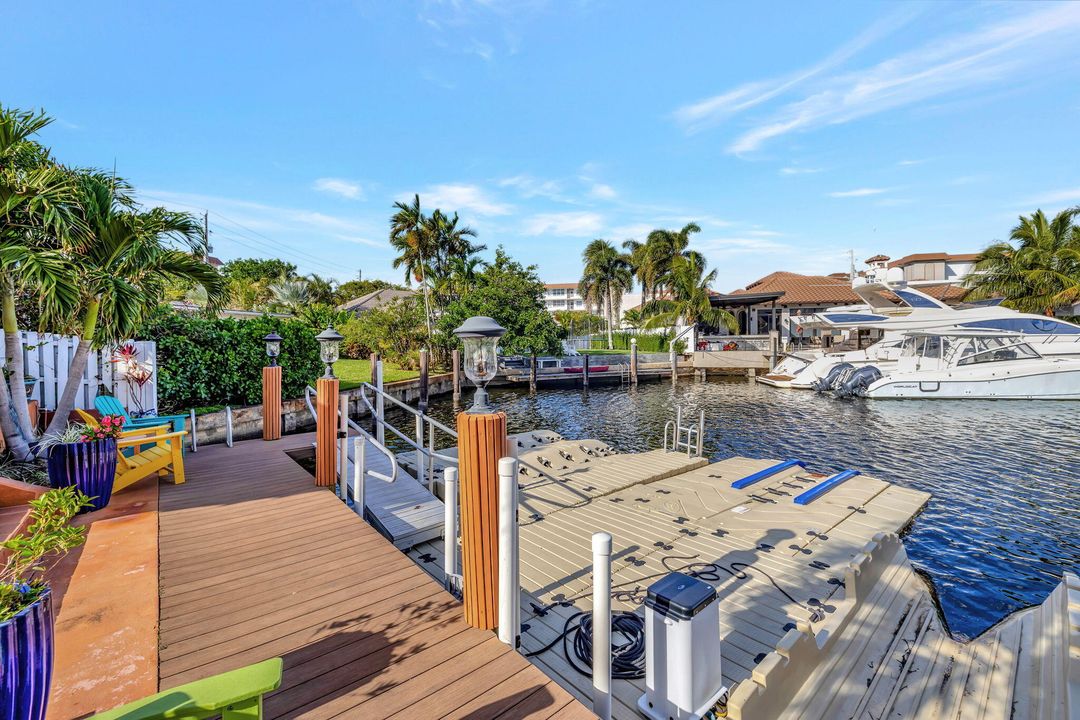 For Sale: $3,995,000 (4 beds, 3 baths, 3800 Square Feet)