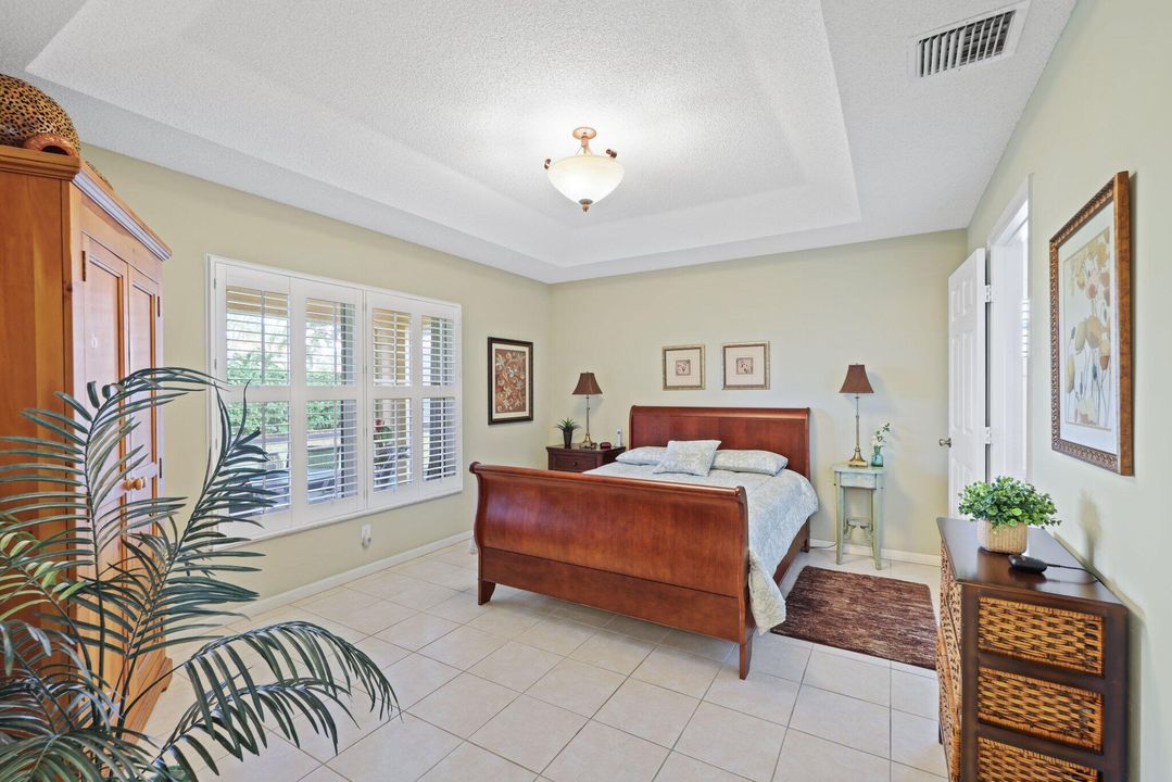 For Sale: $354,900 (2 beds, 2 baths, 1158 Square Feet)