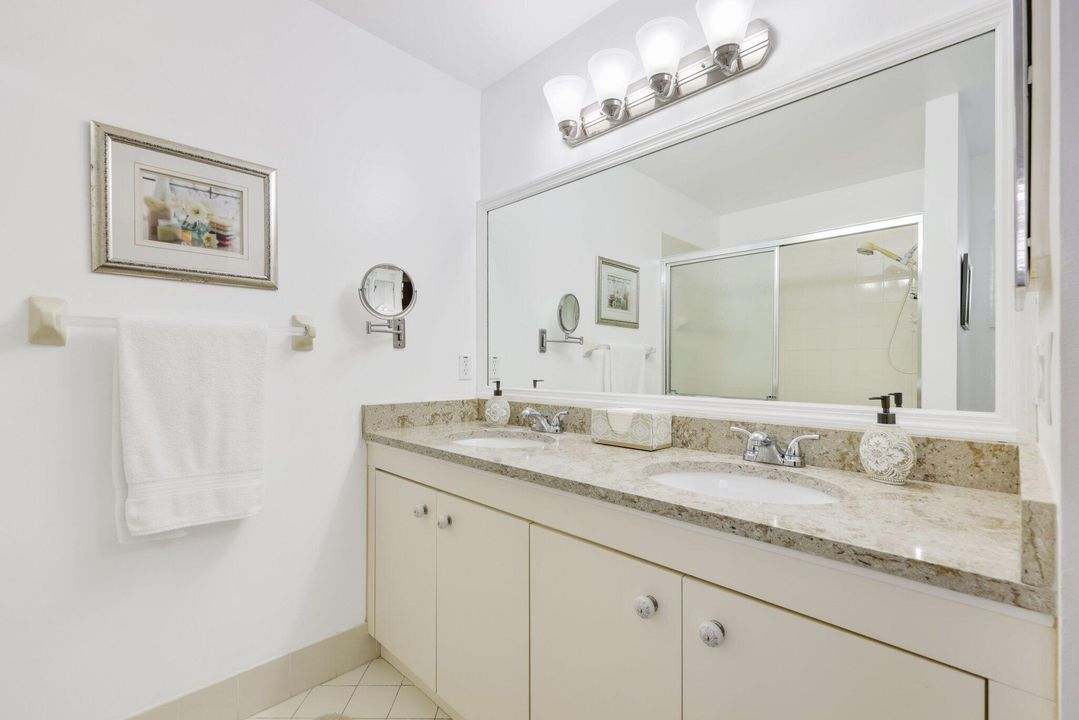 For Sale: $354,900 (2 beds, 2 baths, 1158 Square Feet)